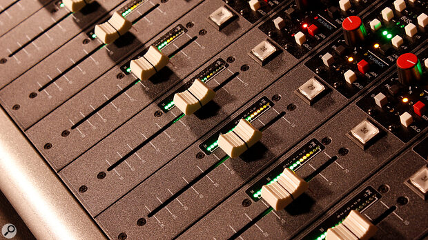 Every 32Classic channel has 20‑segment LED metering with a switchable peak‑hold/reset facility, while the main meterbridge hosts vintage‑style mechanical meters for the subgroups, stereo bus and Cue/Matrix outs. Every 32Classic channel has 20‑segment LED metering with a switchable peak‑hold/reset facility, while the main meterbridge hosts vintage‑style mechanical meters for the subgroups, stereo bus and Cue/Matrix outs.